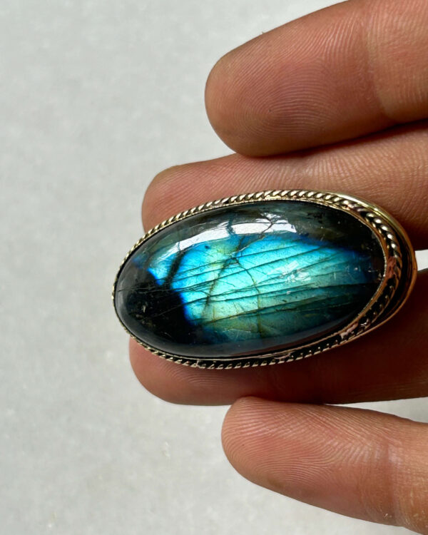 Labradorite Grooved Stone – 42X22mm