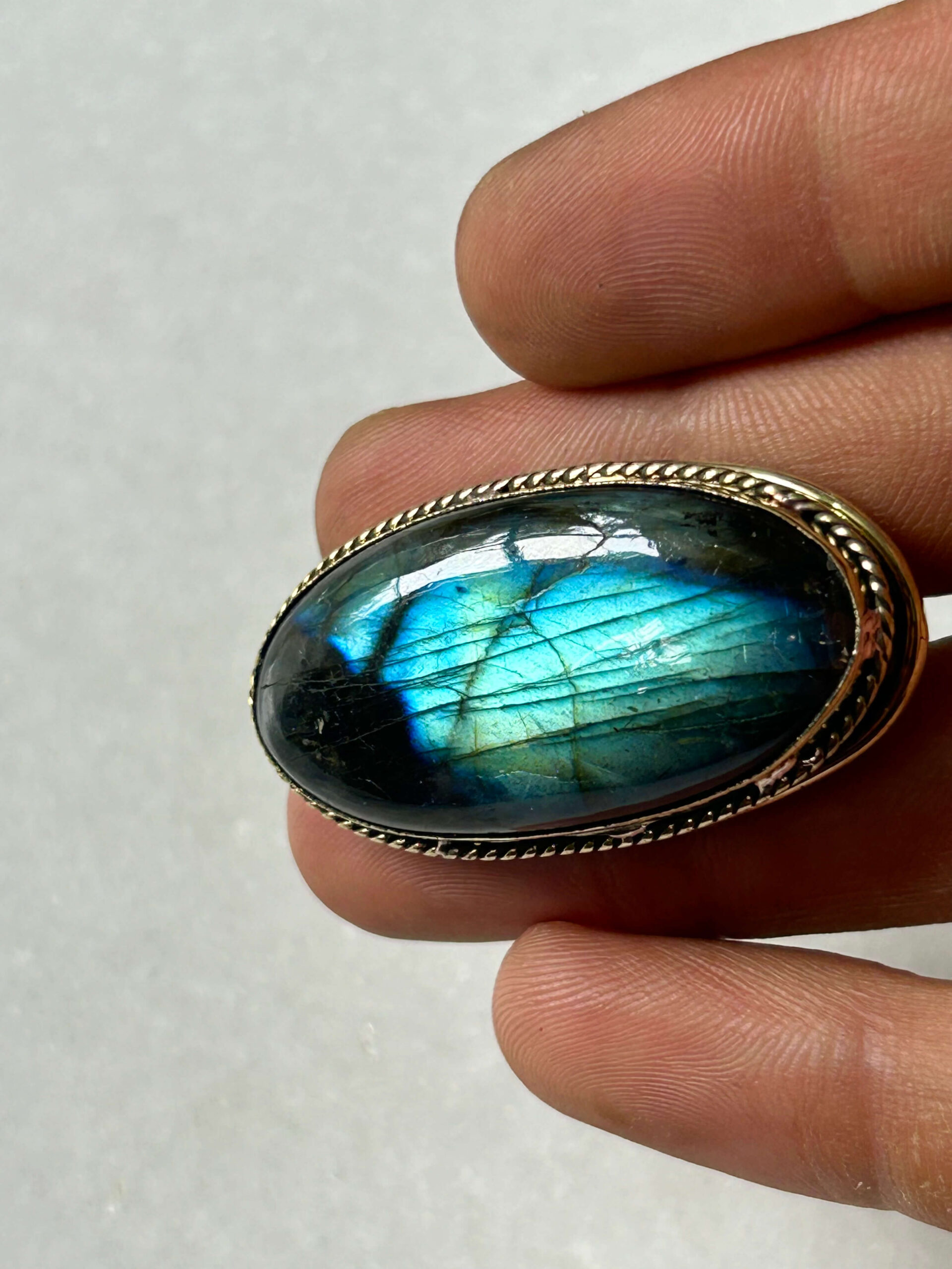 Labradorite Grooved Stone – 42X22mm