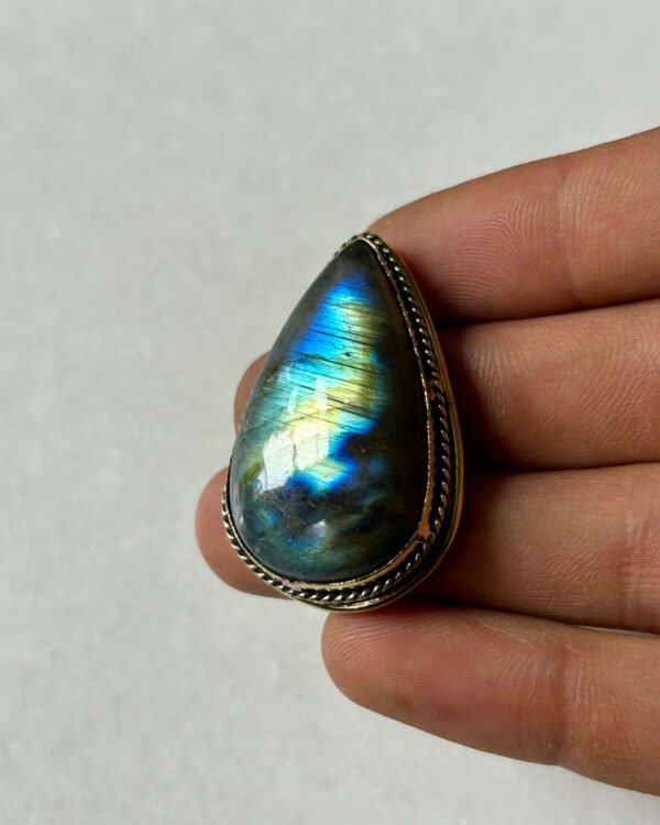 Labradorite Grooved Stone – 39X24mm