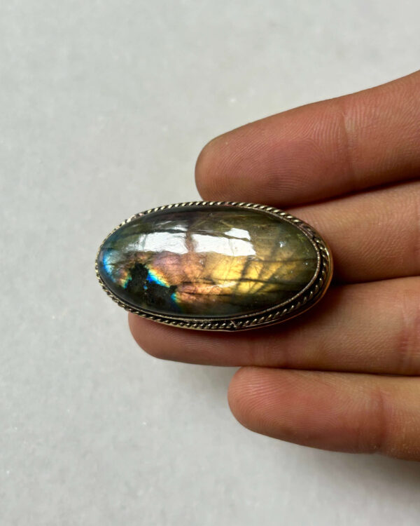 Labradorite Grooved Stone – 40X21mm