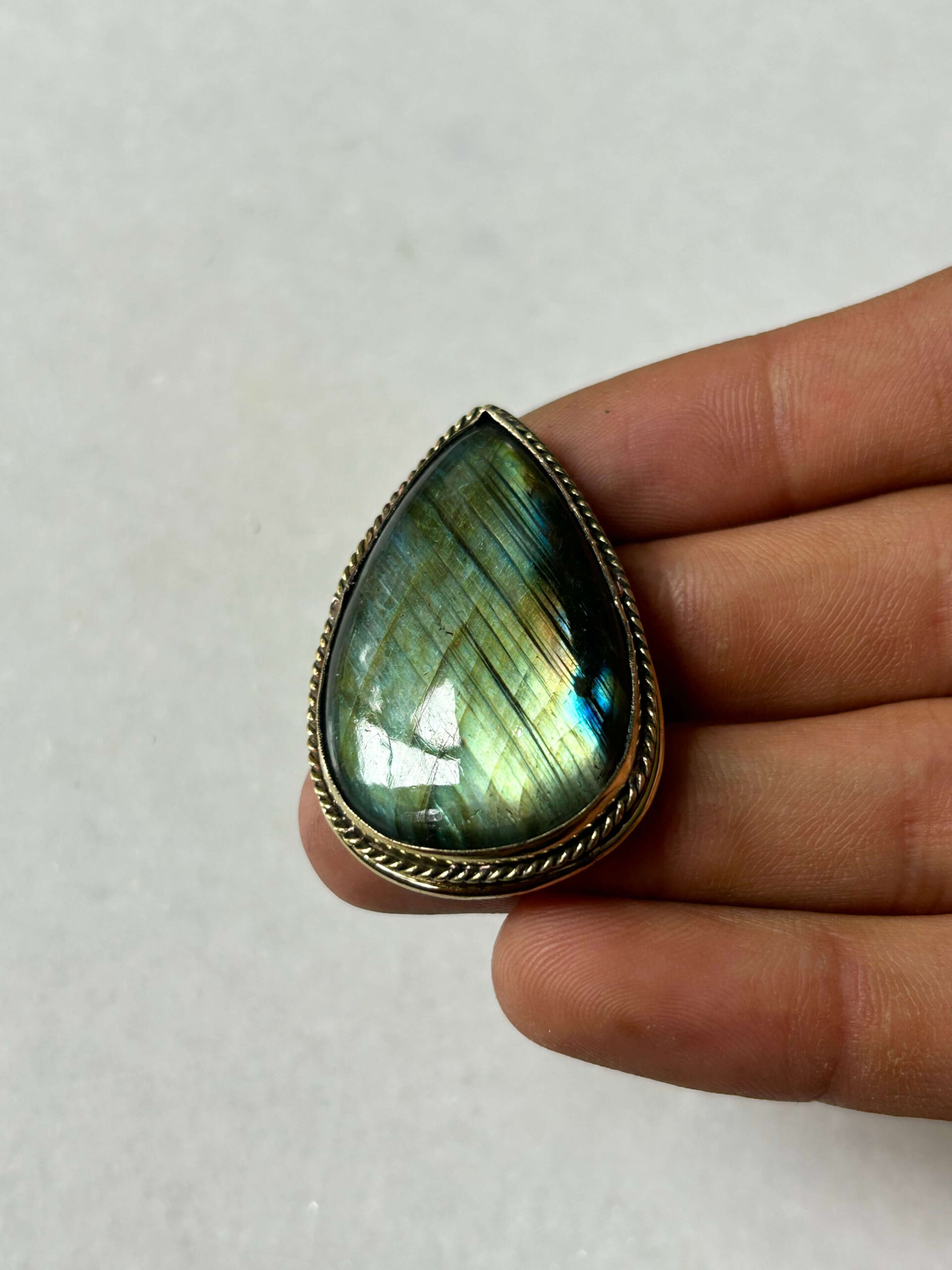 Labradorite Grooved Stone – 41X27mm