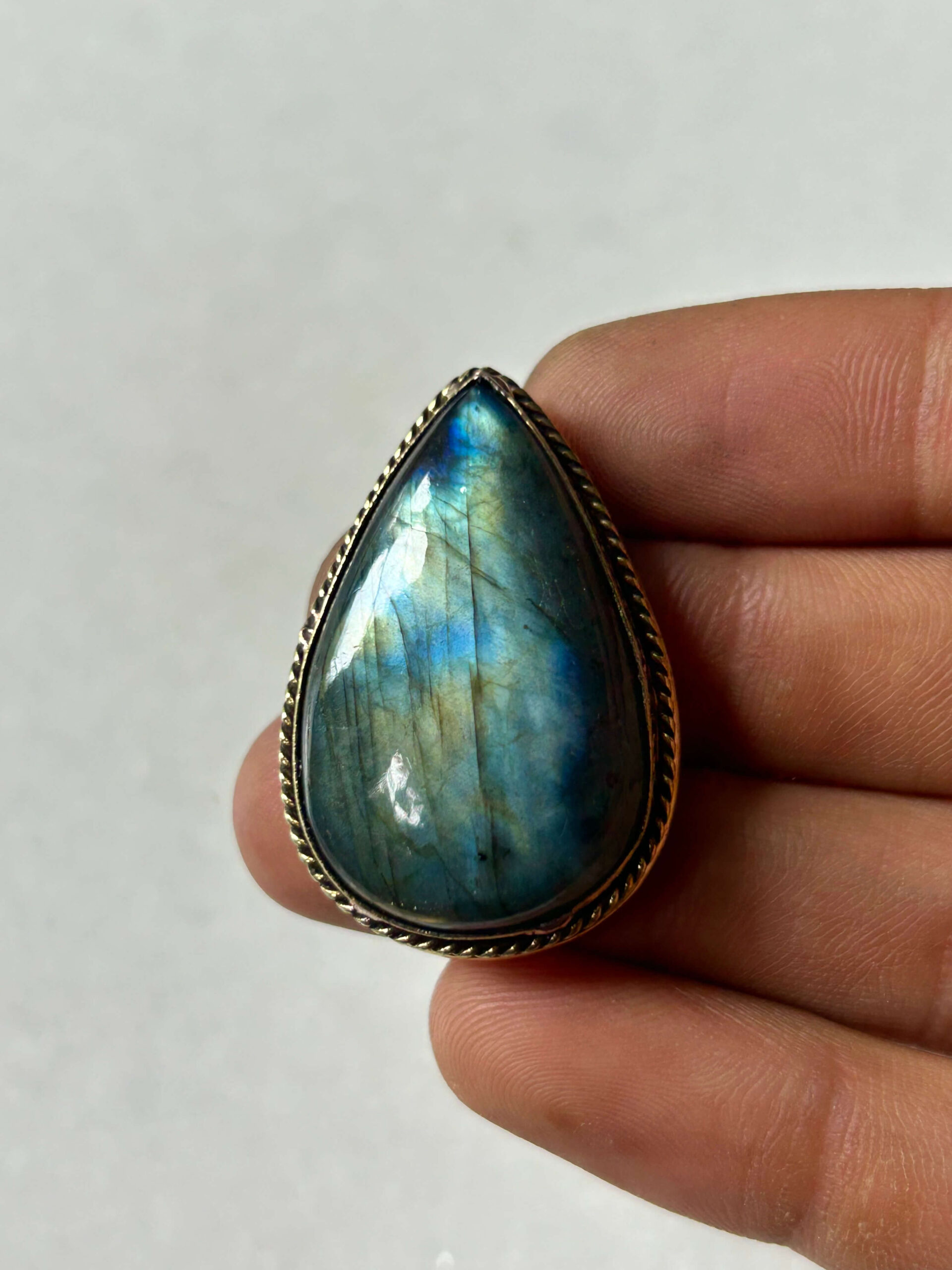 Labradorite Grooved Stone – 36X24mm