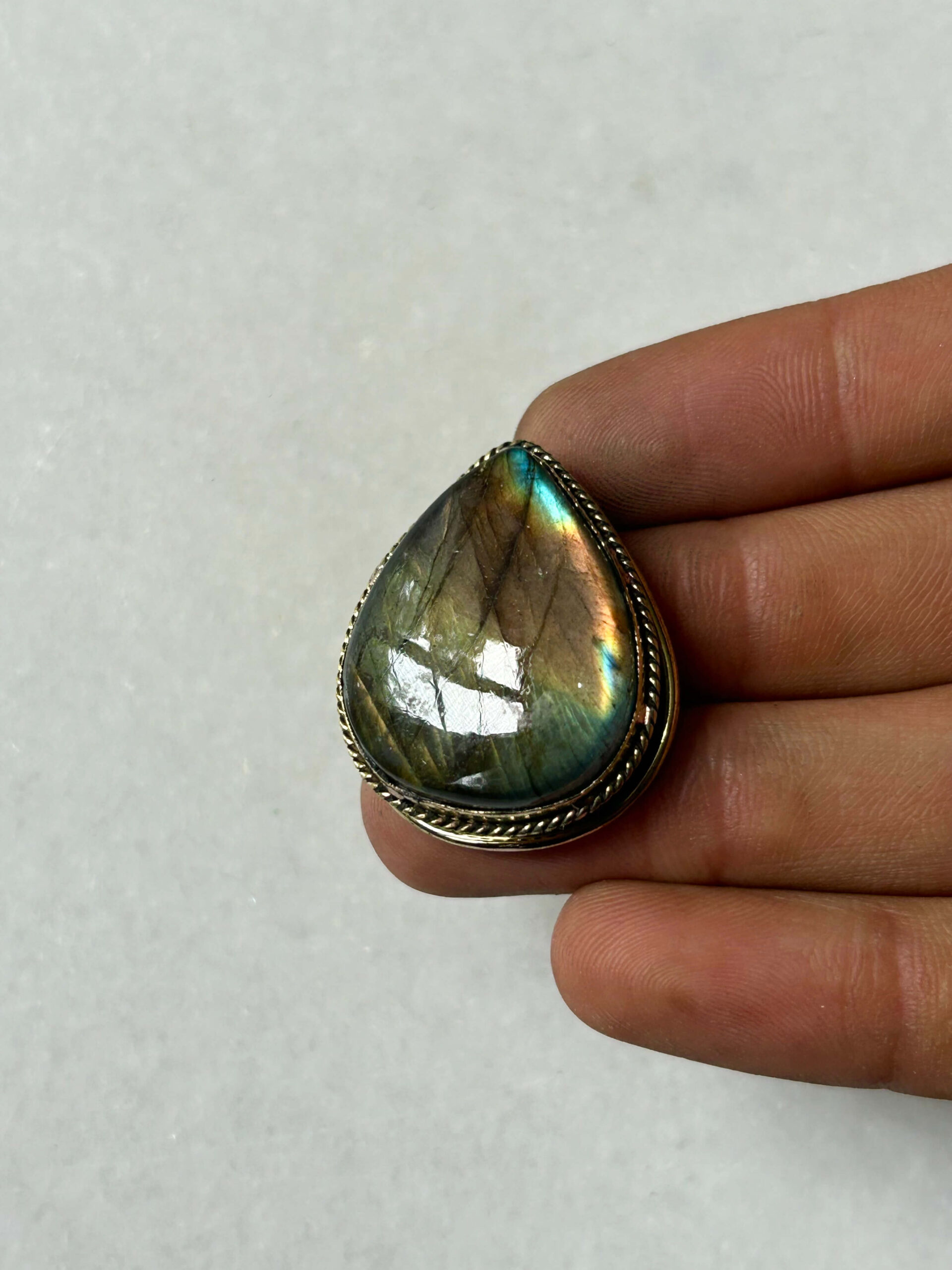 Labradorite Grooved Stone – 31X26mm
