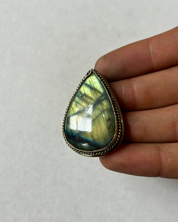 Labradorite Grooved Stone – 38X26mm