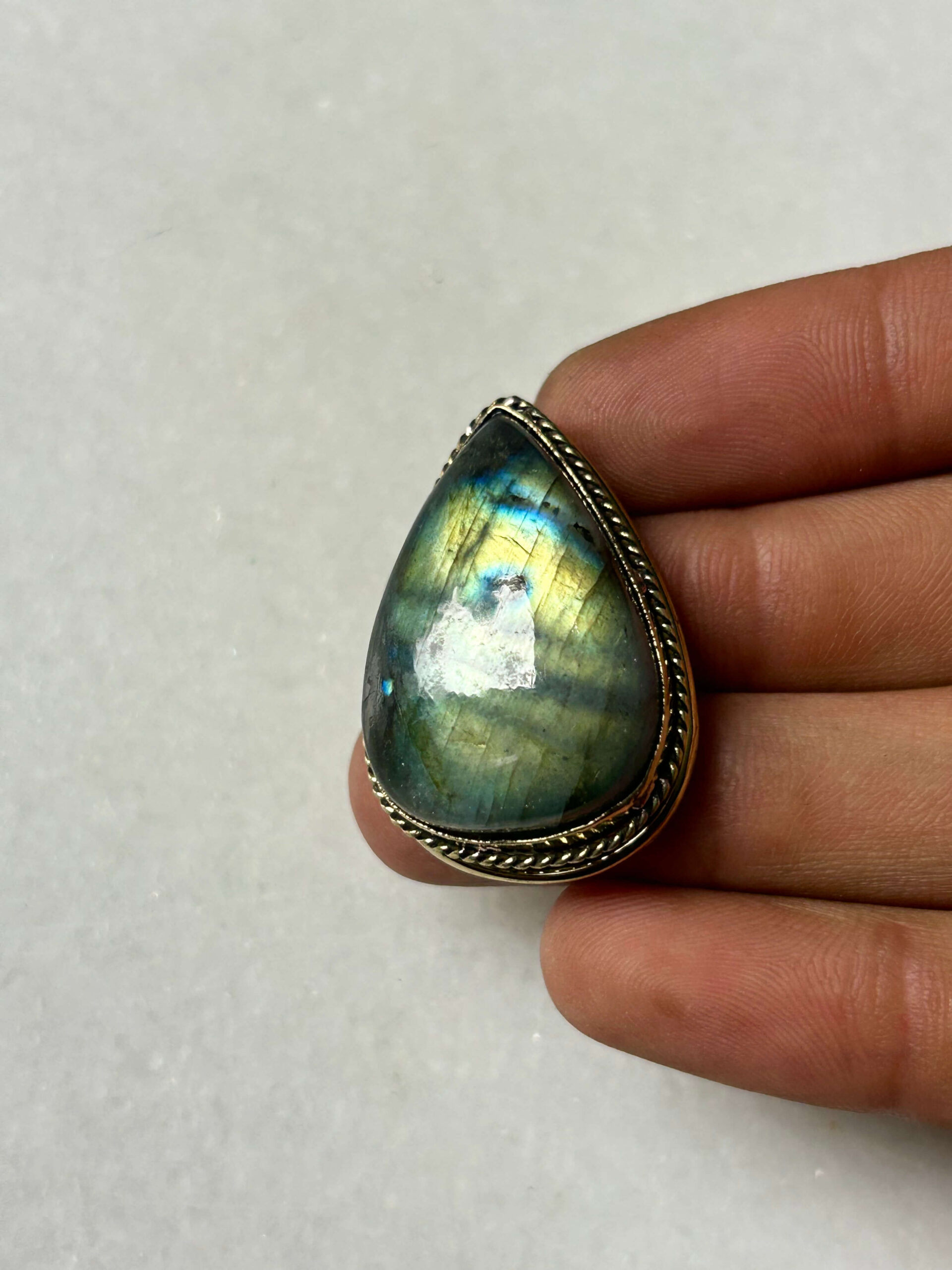 Labradorite Grooved Stone – 35X24mm