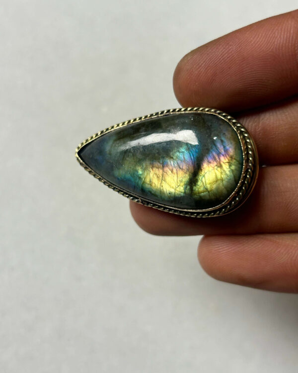 Labradorite Grooved Stone – 39X23mm