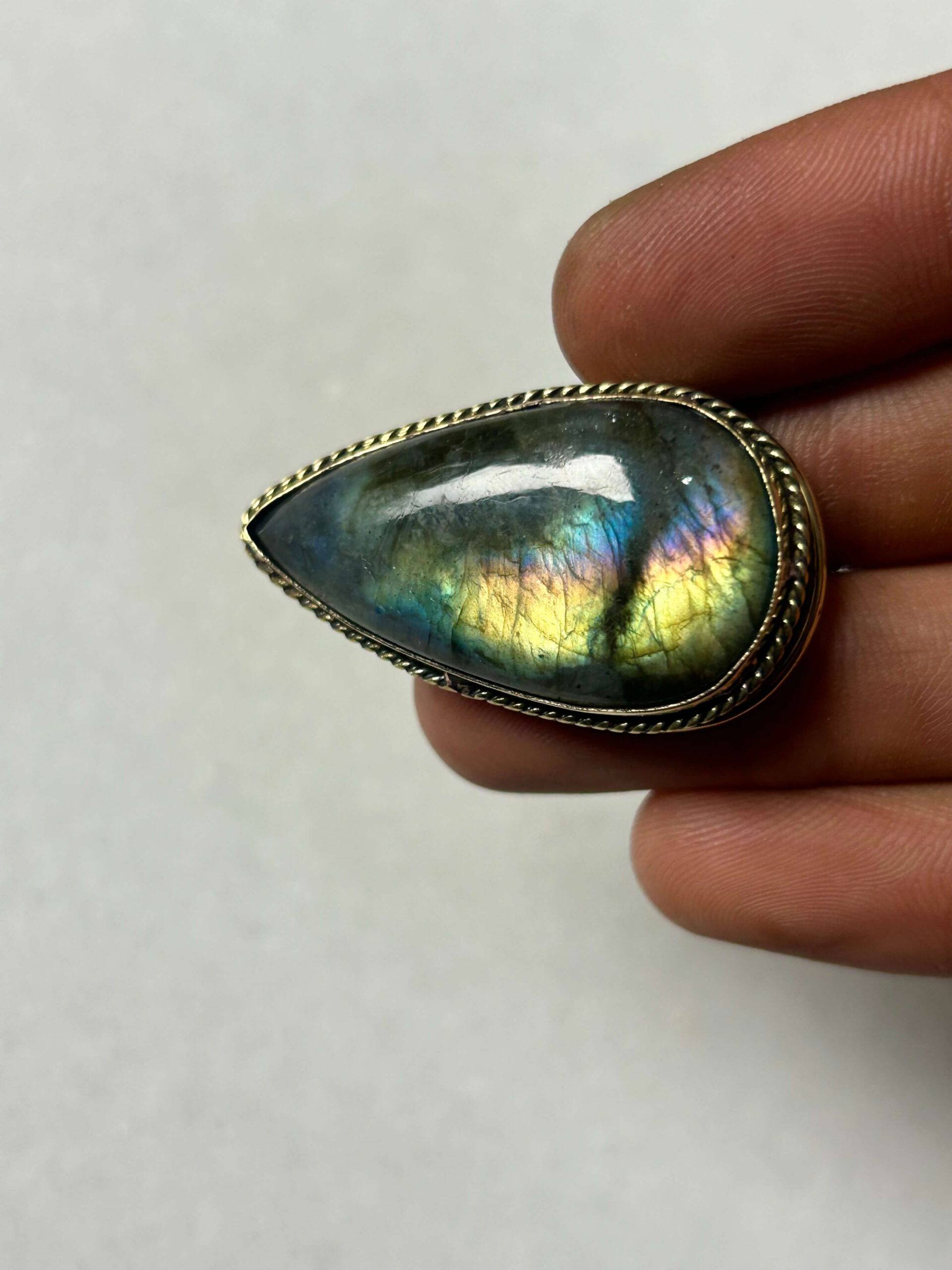 Labradorite Grooved Stone – 39X23mm