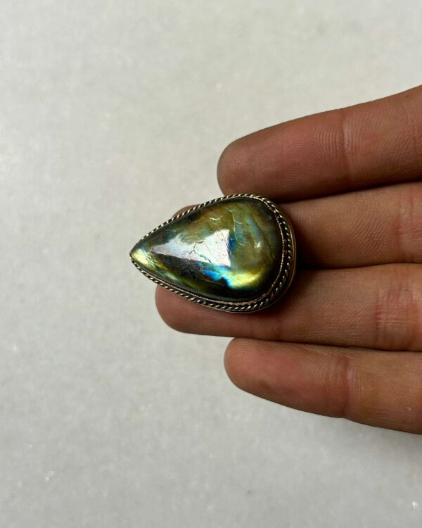 Labradorite Grooved Stone – 34X23mm