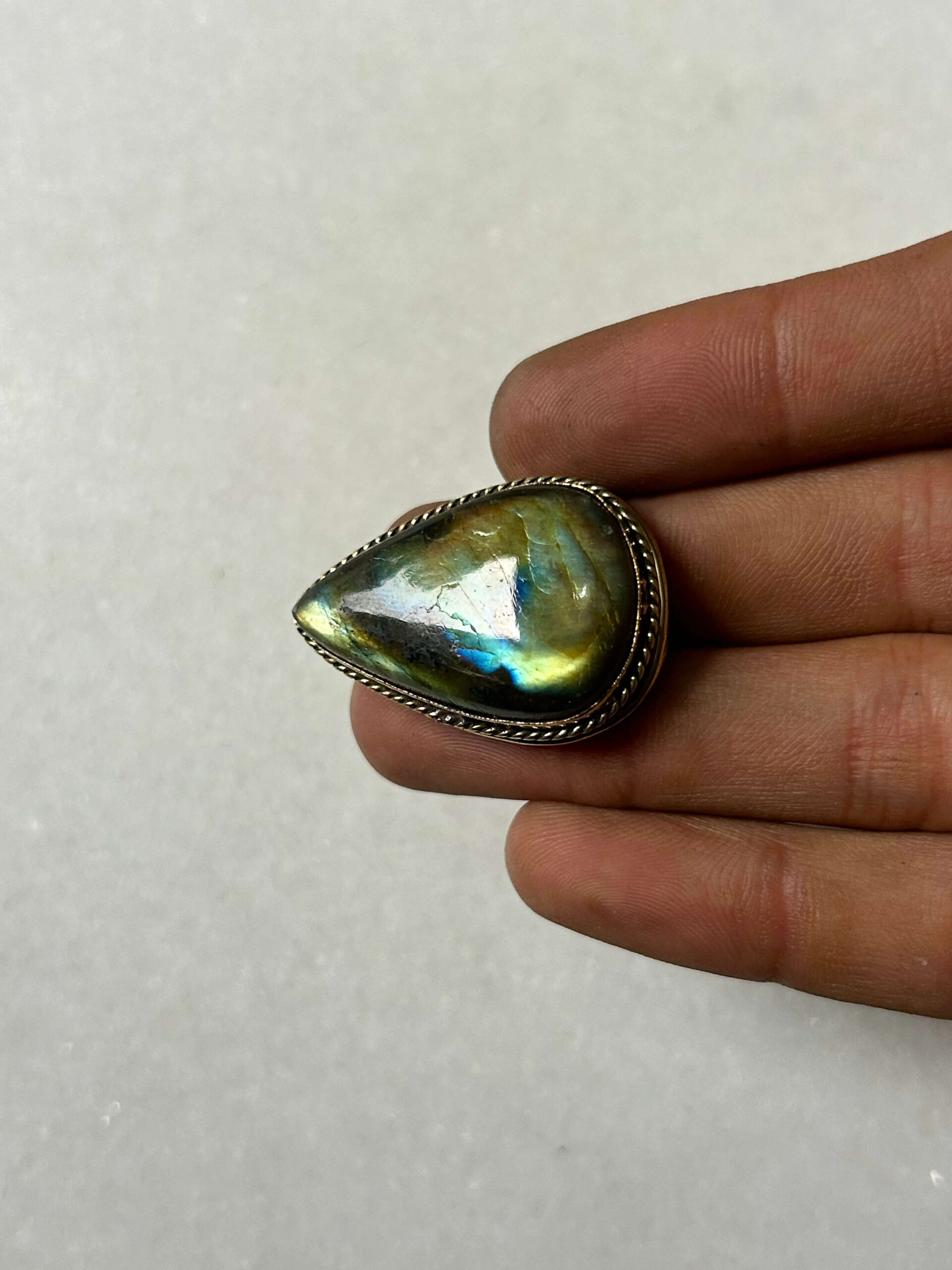 Labradorite Grooved Stone – 34X23mm