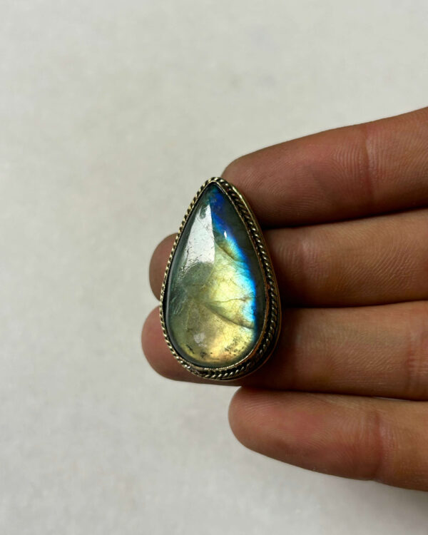 Labradorite Grooved Stone – 34X20mm