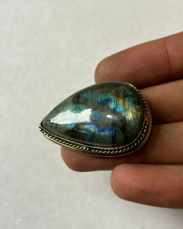 Labradorite Grooved Stone – 38X25mm