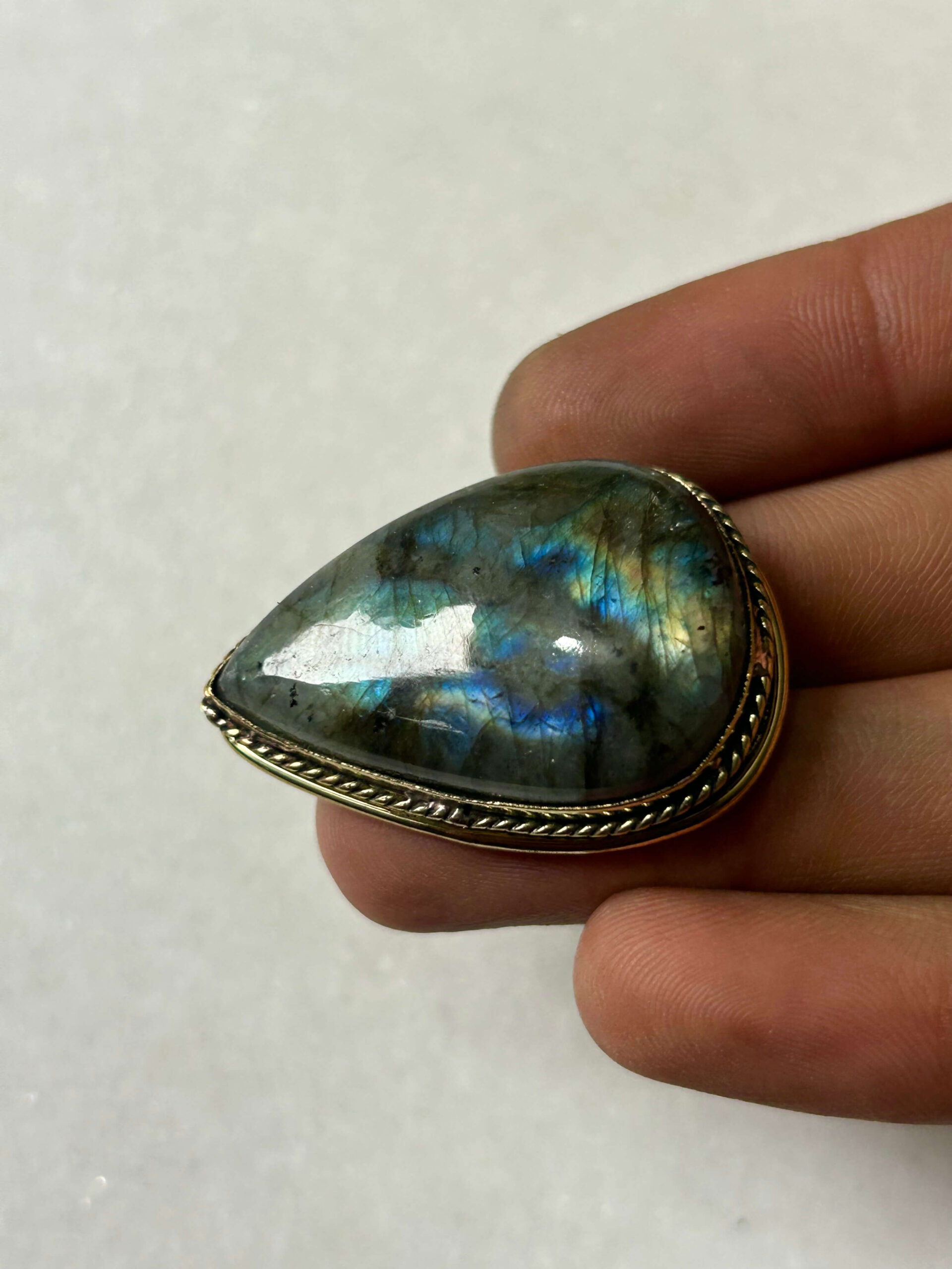 Labradorite Grooved Stone – 38X25mm