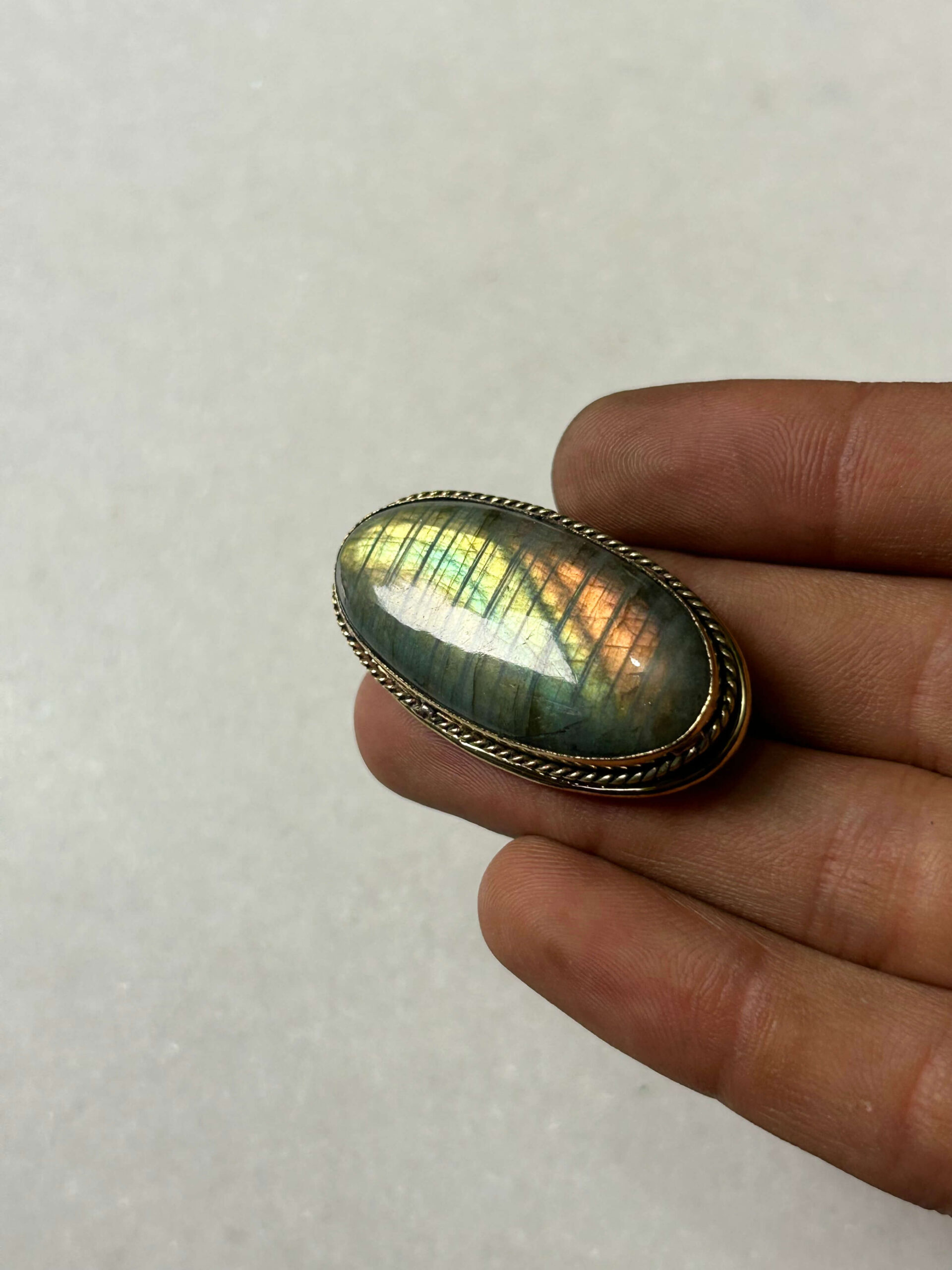 Labradorite Grooved Stone – 41X21mm