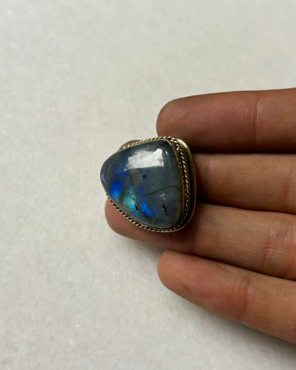 Labradorite Grooved Stone – 28X25mm