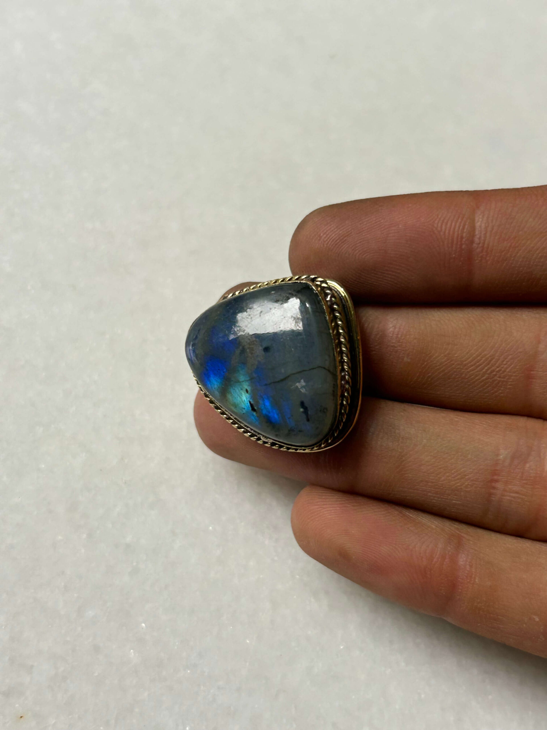 Labradorite Grooved Stone – 28X25mm