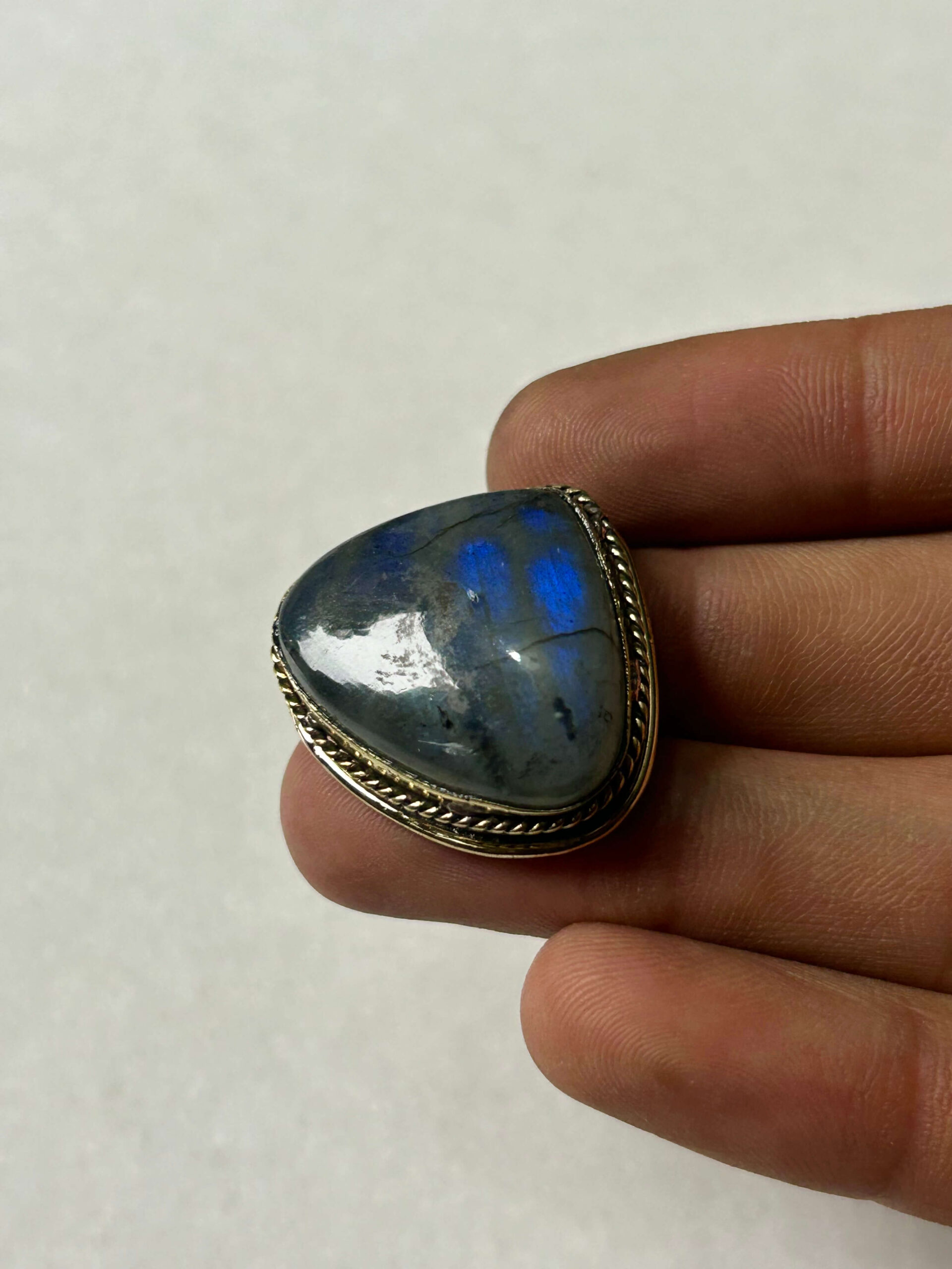 Labradorite Grooved Stone – 28X25mm - Image 2