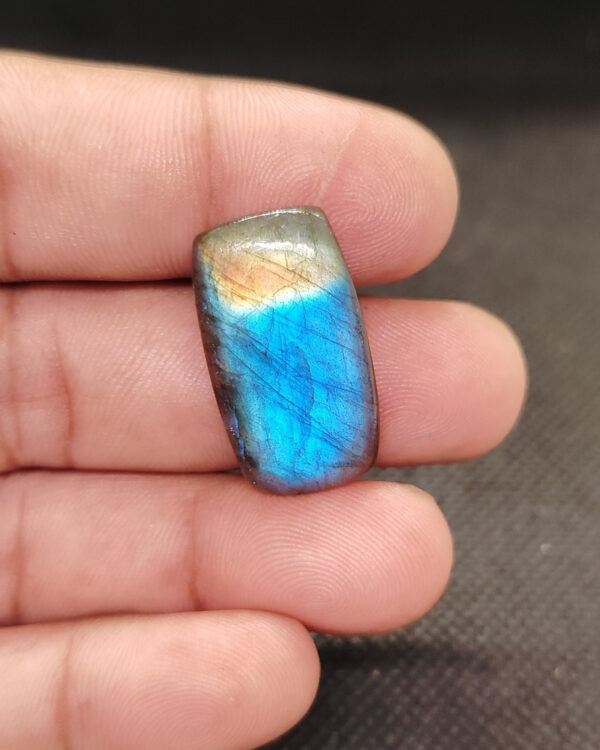 27mm Natural Labradorite Stone for Jewellery Making