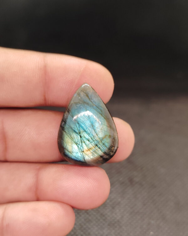 29mm Labradorite Gemstone for Macramé Jewellery