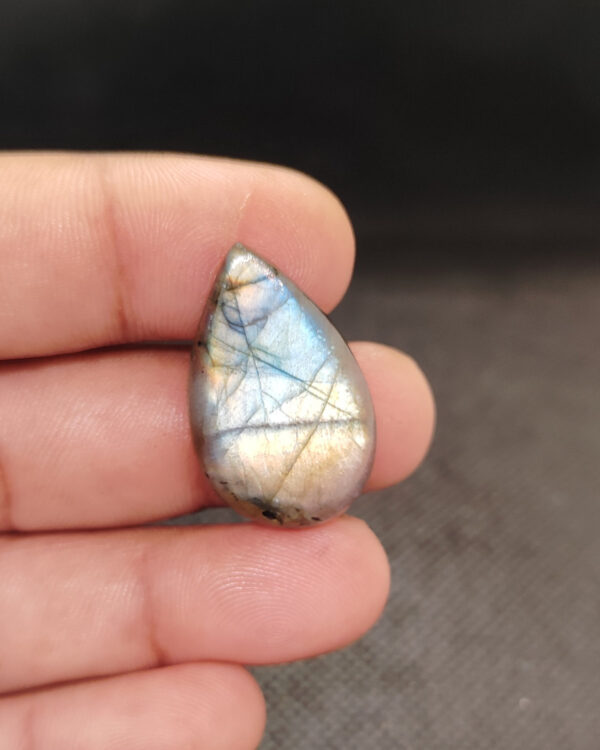 30mm High Quality Labradorite Gemstone