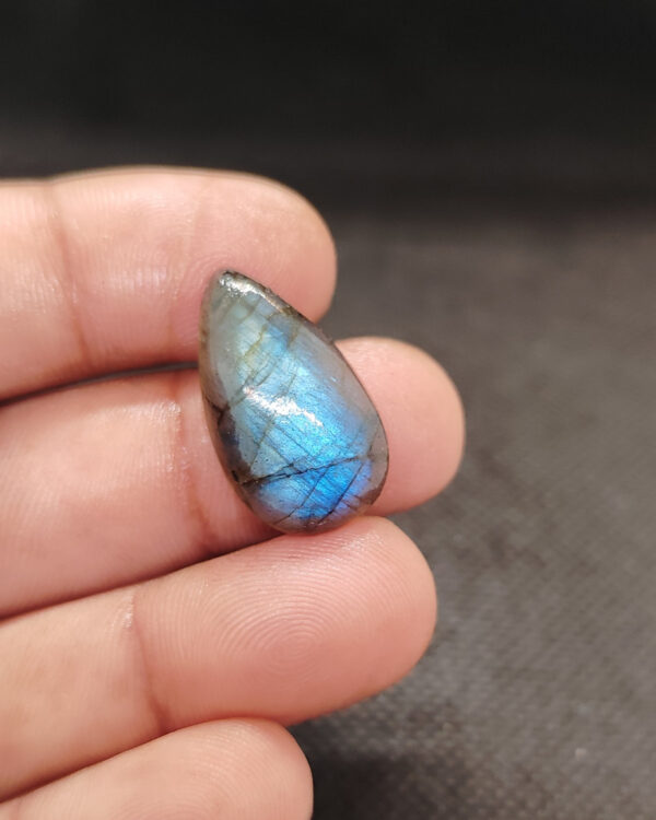 25mm Labradorite Gemstone for Wire Wrapped Jewellery