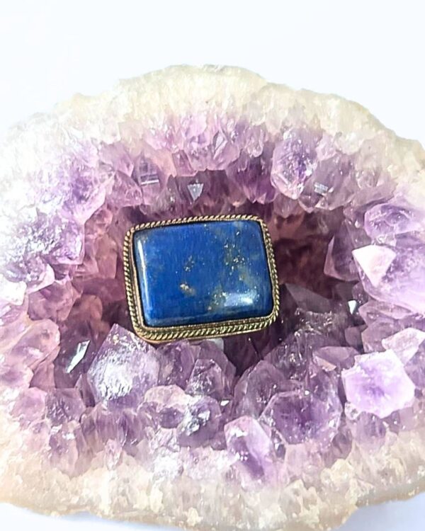 29mm Lapis Lazuli Grooved Stone with Brass Groove