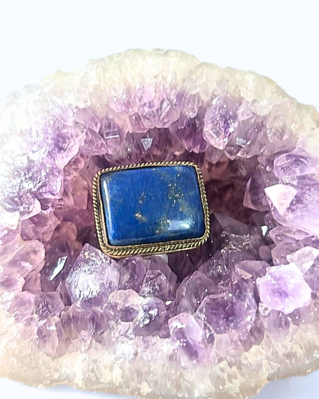 29mm Lapis Lazuli Grooved Stone with Brass Groove