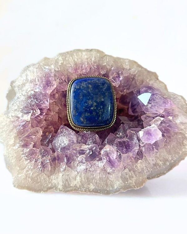 31mm Lapis Lazuli Grooved Stone with Brass Groove