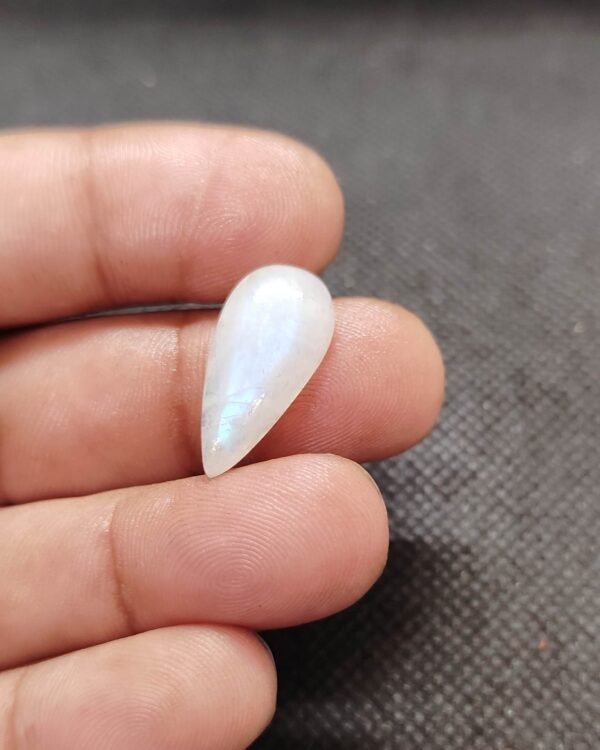 23mm Moonstone Natural Statement Stone