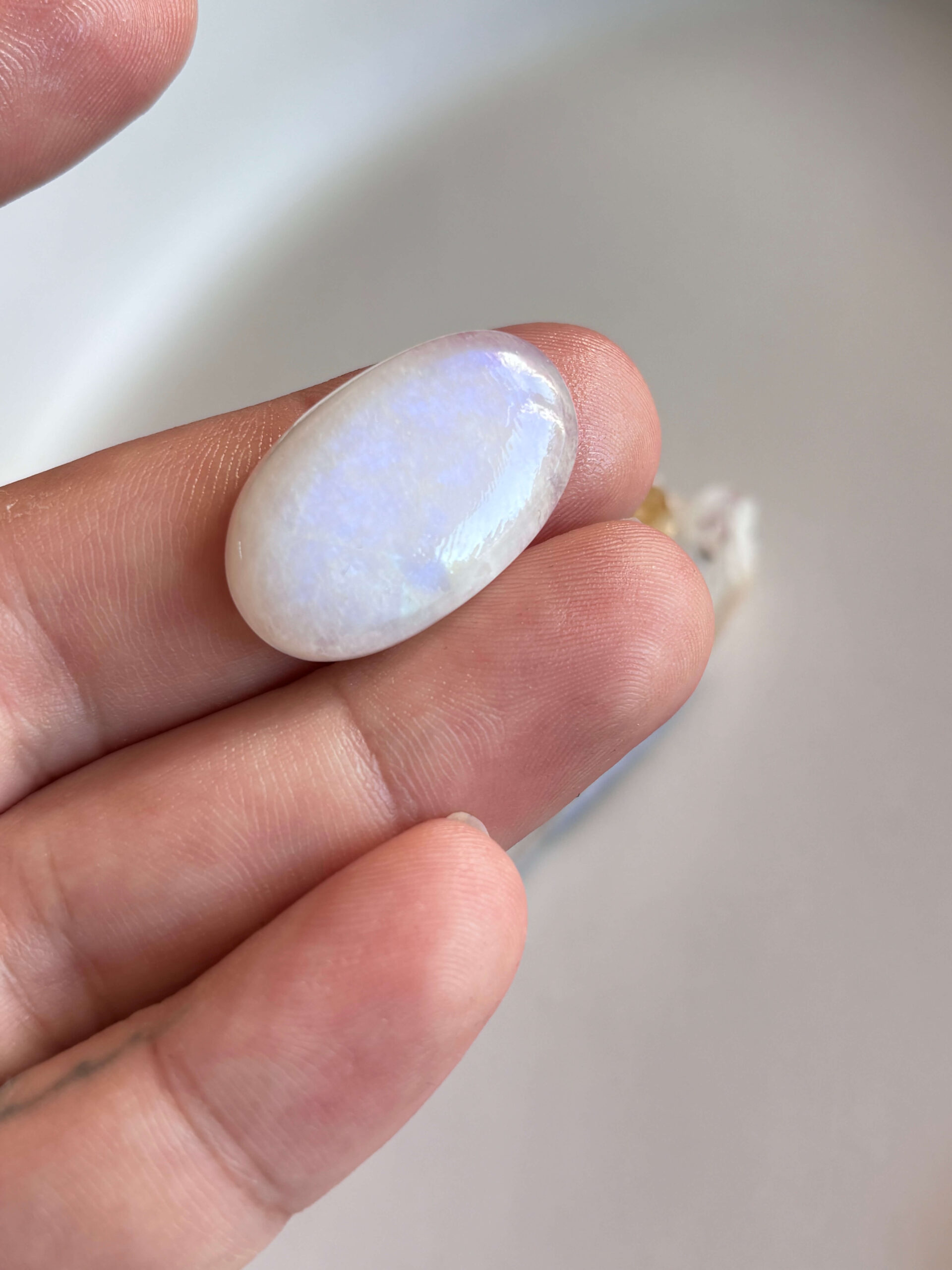 29mm Moonstone Cabochon for Macramé Necklaces - Image 2