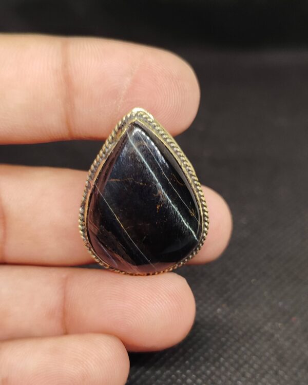 32mm Tiger Eye Grooved Stone