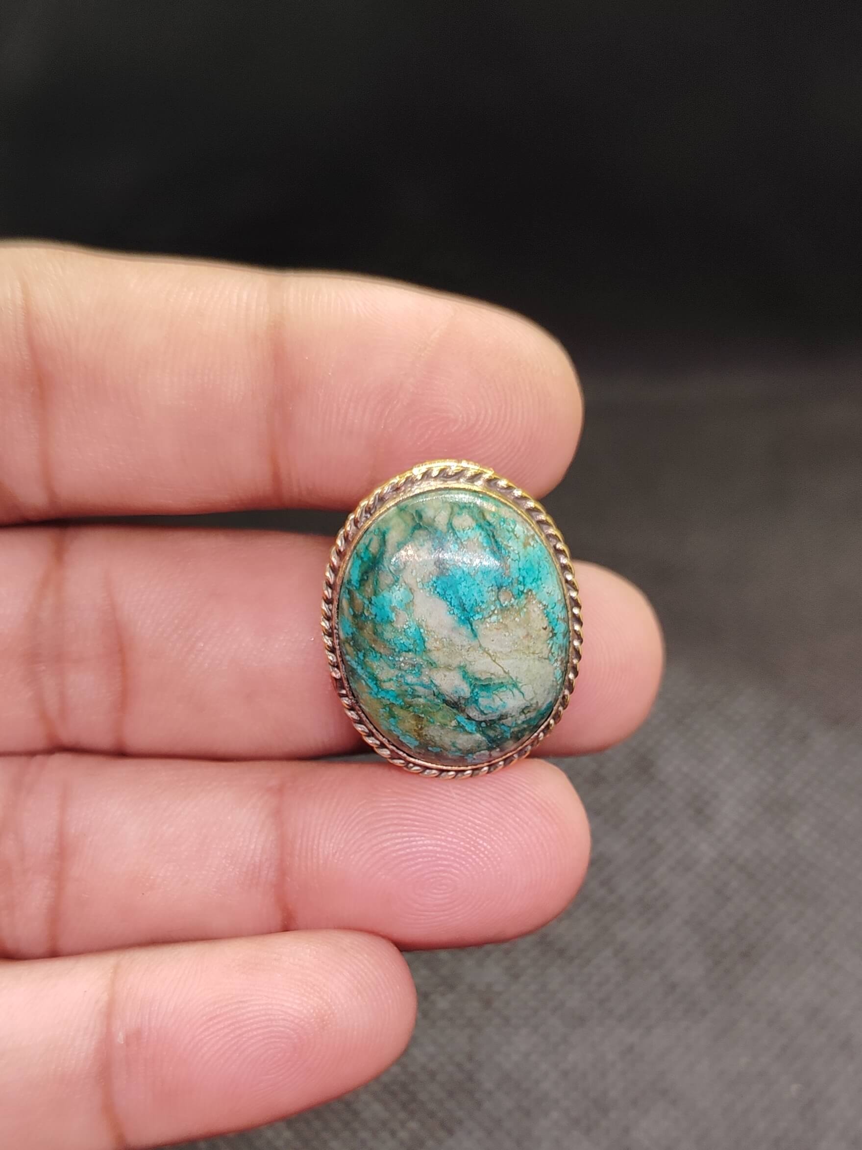 25mm Tibetan Turquoise Grooved Stone