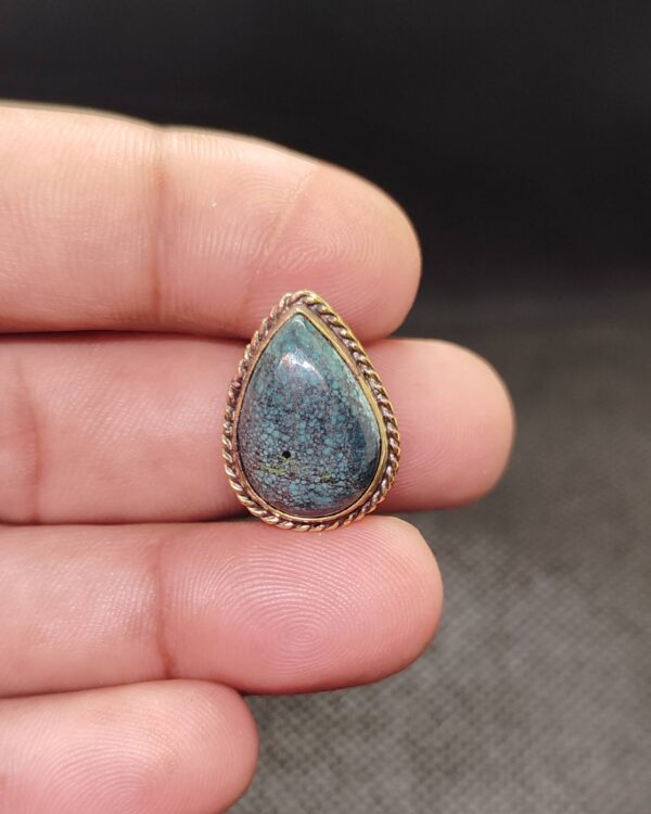 21mm Tibetan Turquoise Grooved Stone