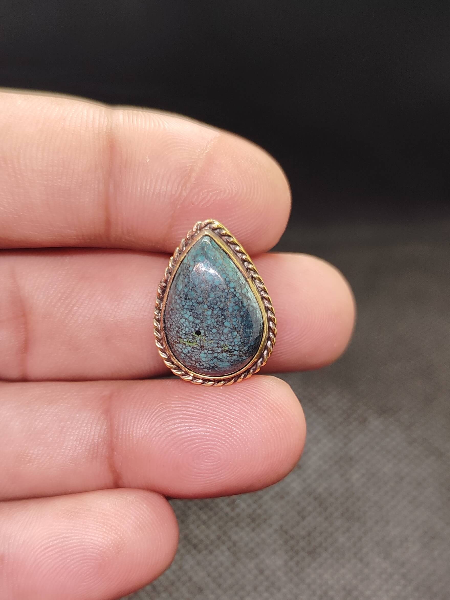 21mm Tibetan Turquoise Grooved Stone