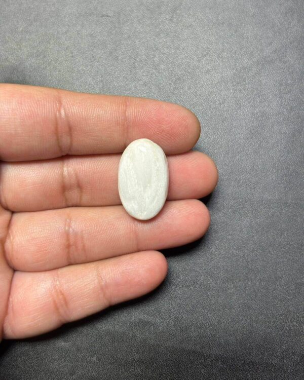 25mm White Scolecite Grooved Pendant Stone