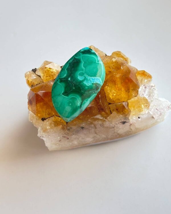 32mm Malachite Gemstone for Pendant Designs