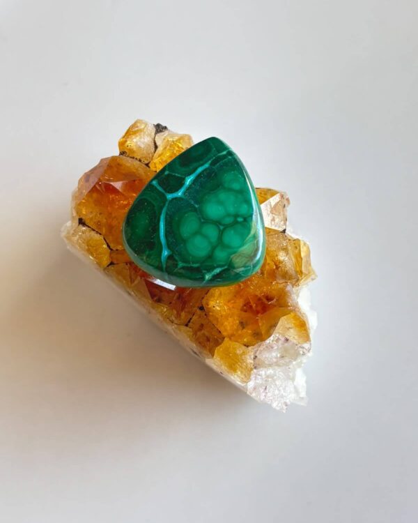 29mm Malachite Gemstone for Macramé Projects