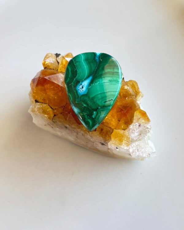 33mm Malachite Gemstone for Jewellery Making