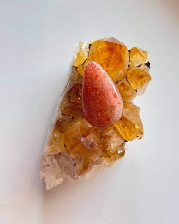 25mm Sunstone Gemstone for Macramé Projects