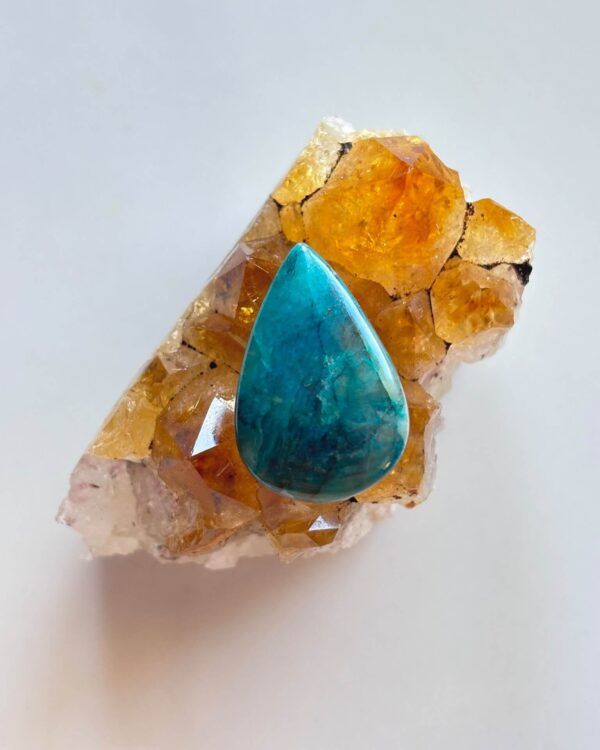 28mm Shattuckite Cabochon – Ocean Echo
