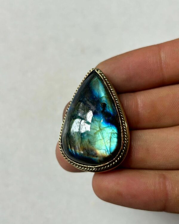Labradorite Grooved Stone – 37X24mm