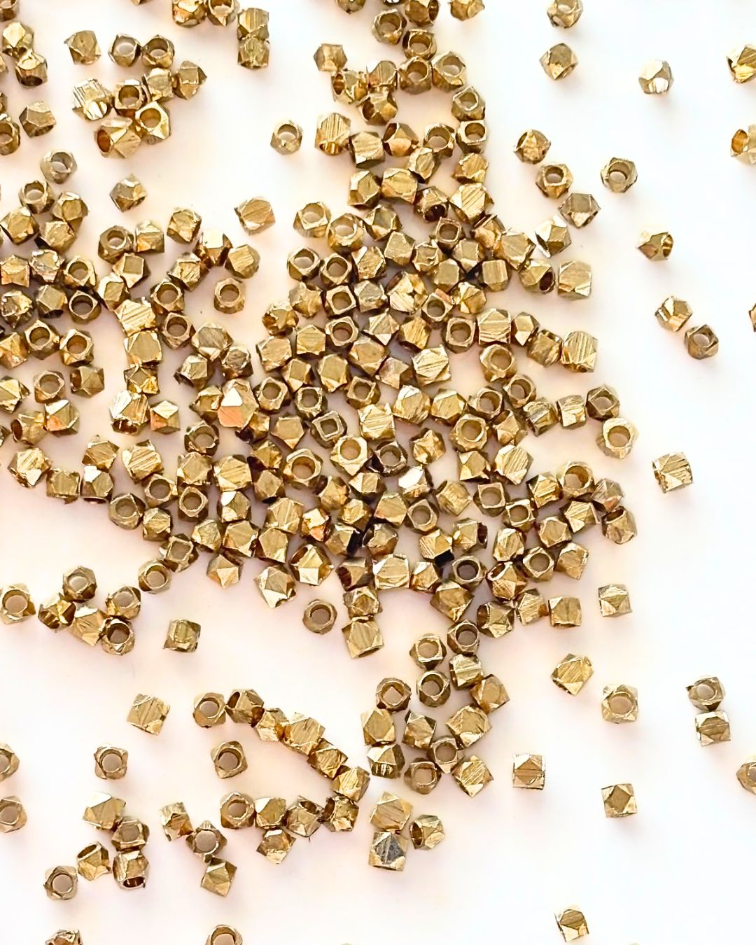 2.5mm Brass Diamond Cut Beads – 10g