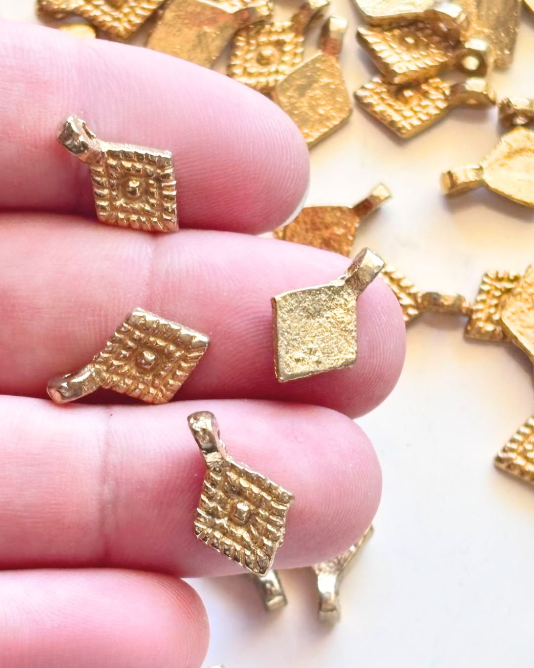 Textured Diamond Brass Charms – Pack of 5 Pieces - Image 2