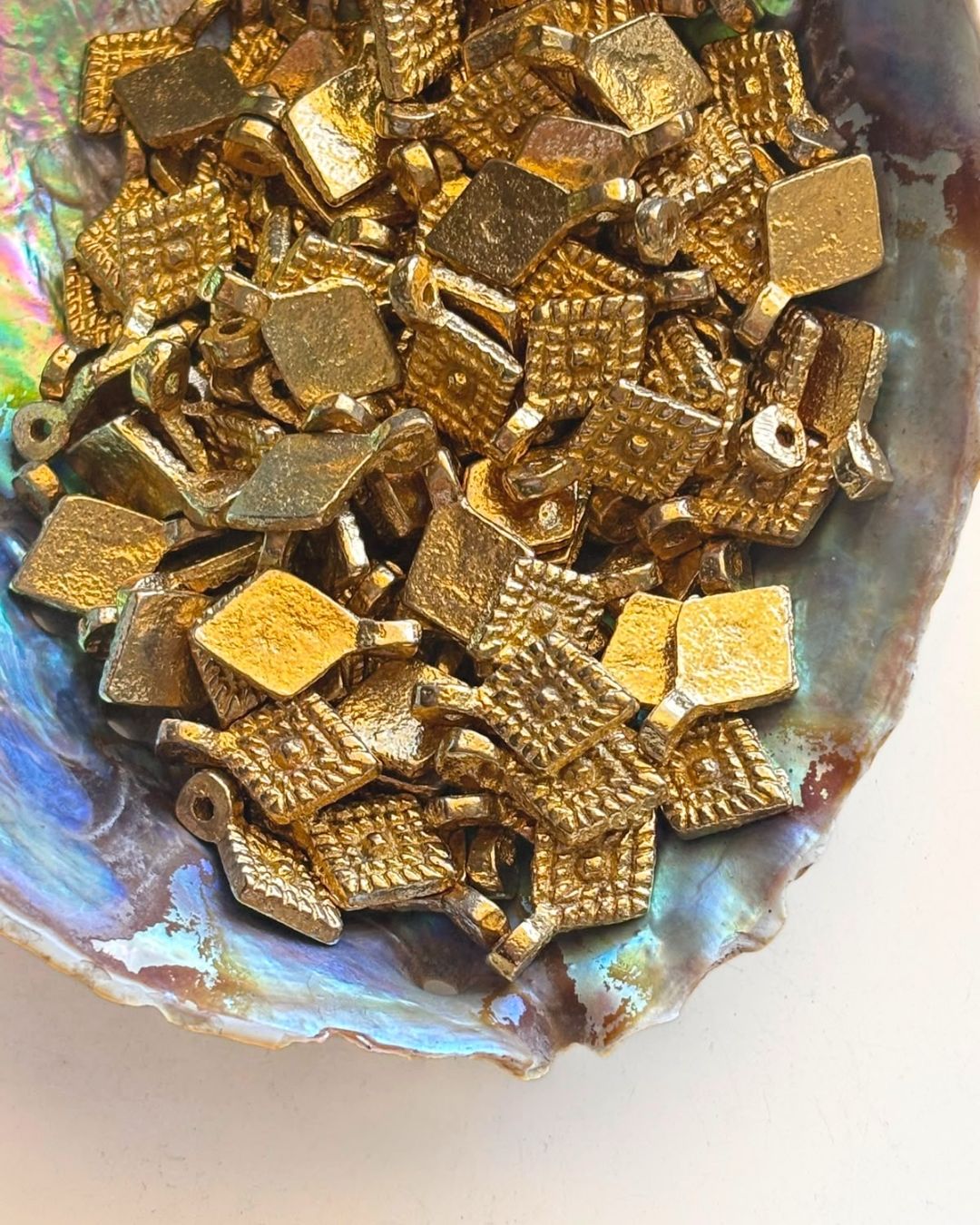 Textured Diamond Brass Charms – Pack of 5 Pieces