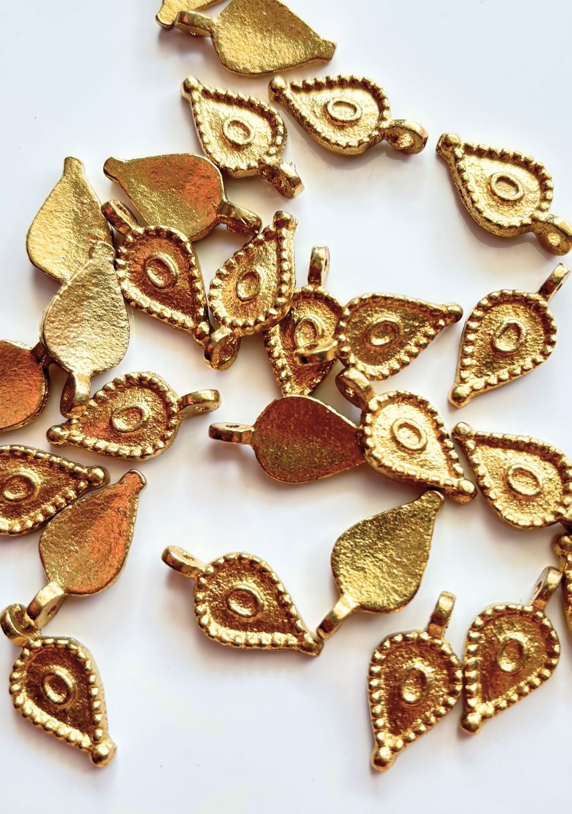 Curvy Teardrop Brass Charms – Pack of 5 Pieces - Image 2