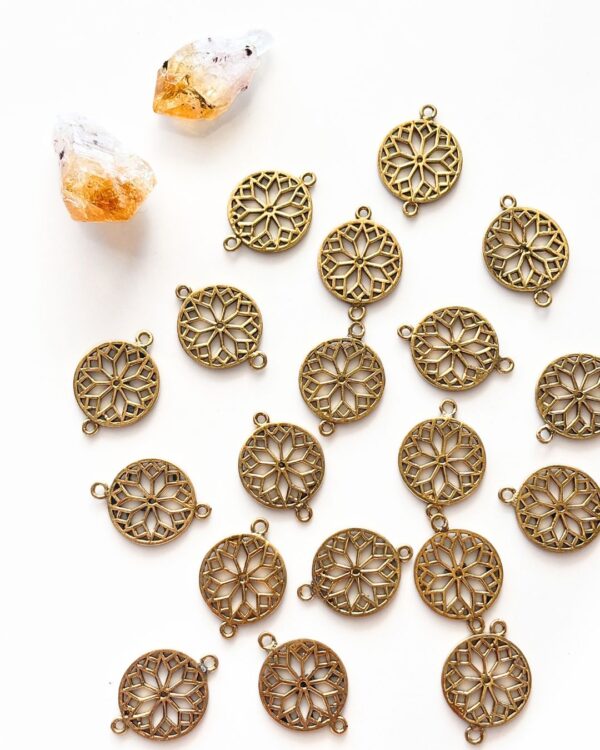 Round Floral Brass Connector