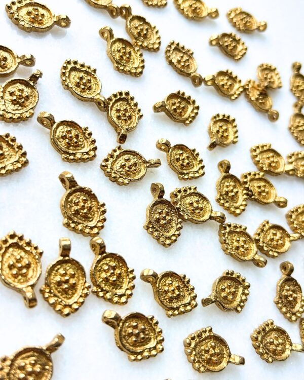 Ornate Oval Brass Charms – Pack of 5 Pieces