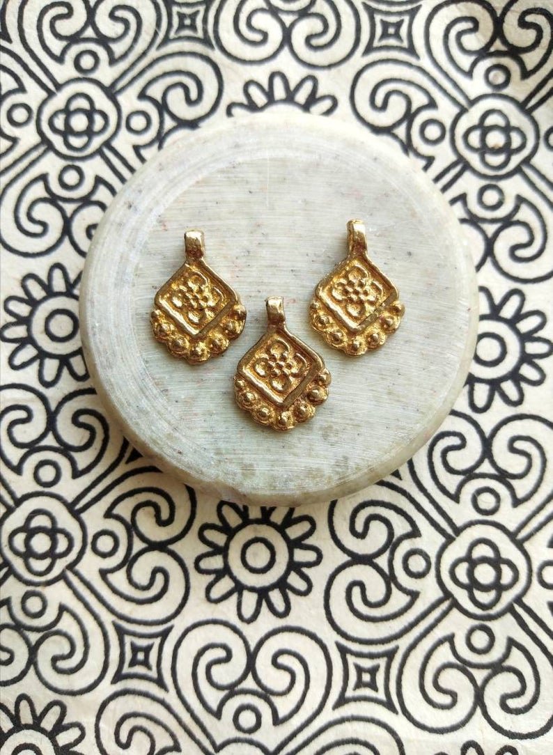 Floret Teardrop Brass Charms – Pack of 10 Pieces - Image 6