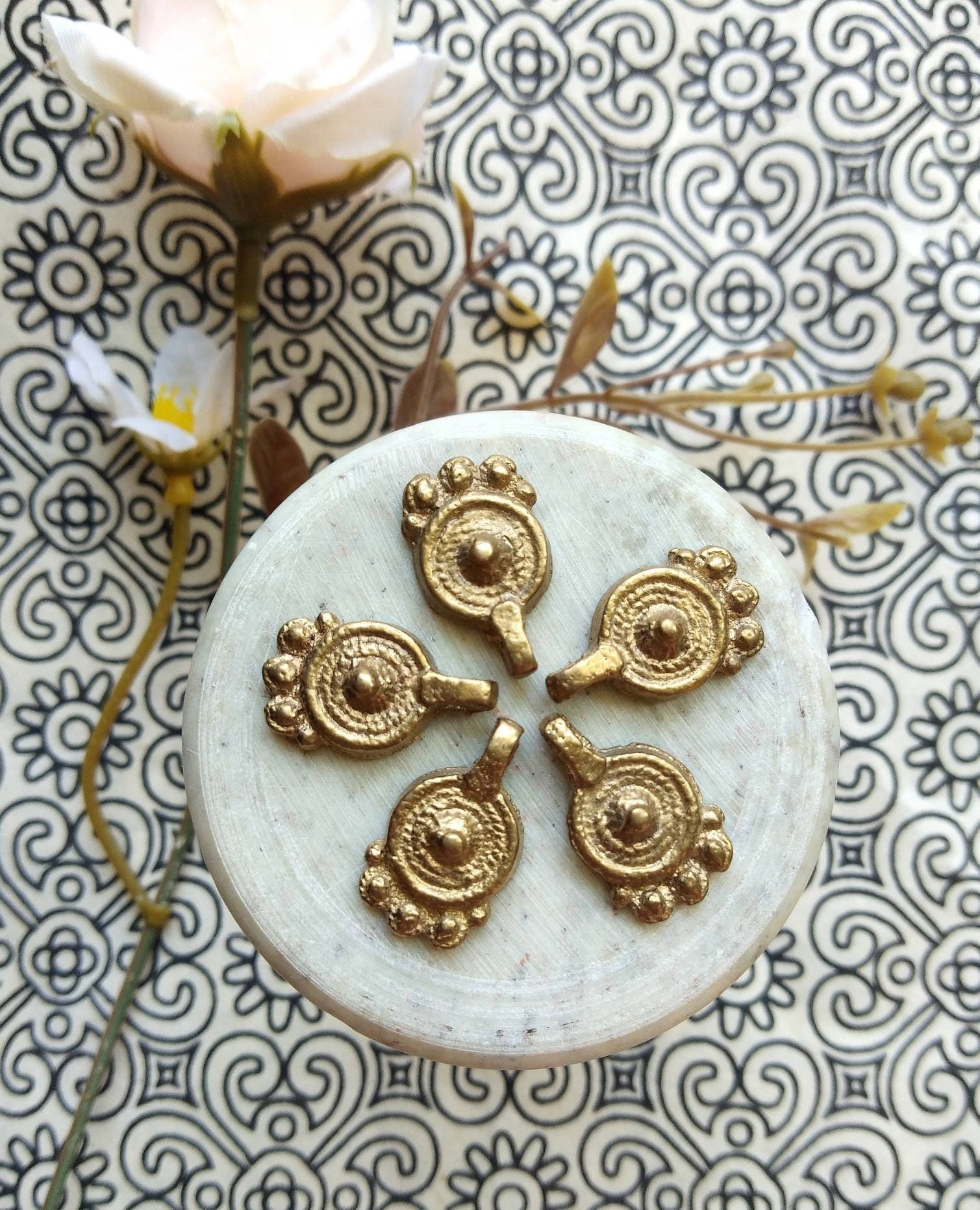 Indian Brass Charms for Jewelry Making – Pack of 5 Pieces - Image 2