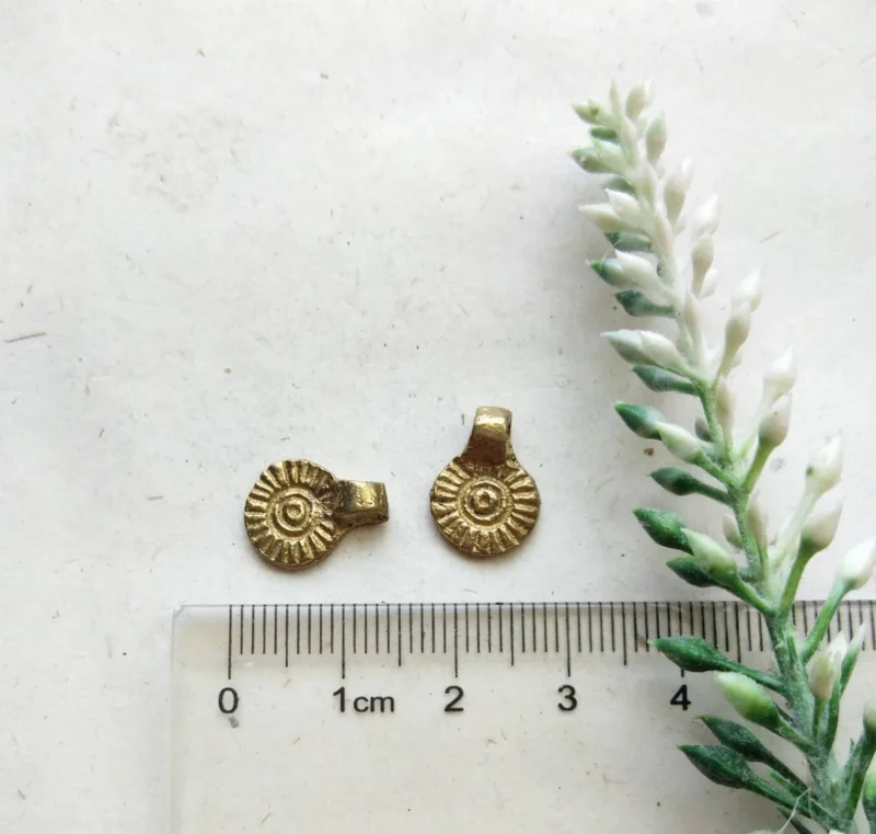 Shell Brass Charms – Pack of 10 Pieces - Image 2
