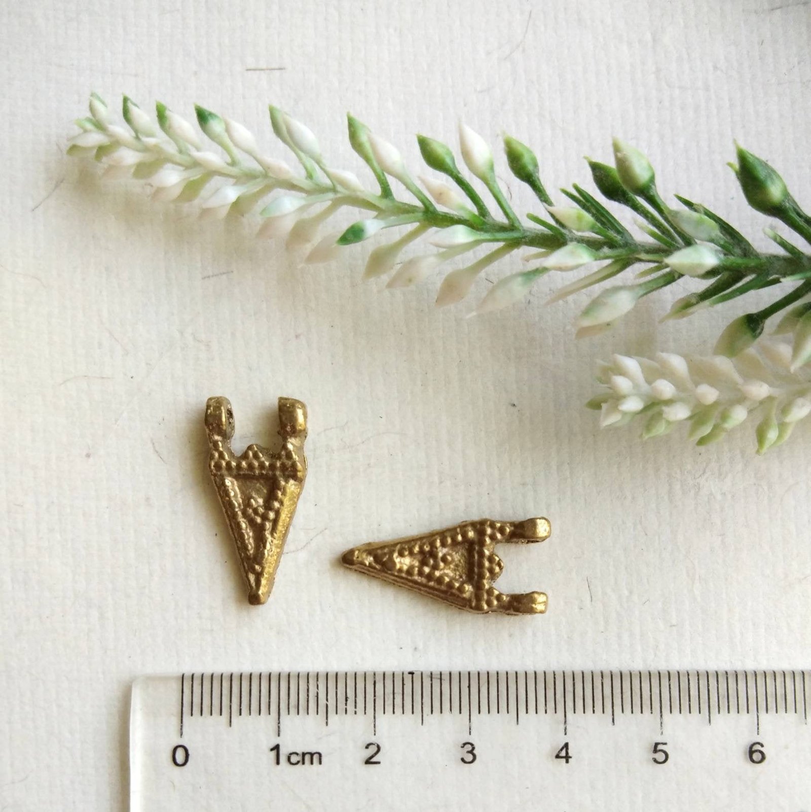 Arrowhead Tribal Brass Charms – Pack of 5 Pieces - Image 2